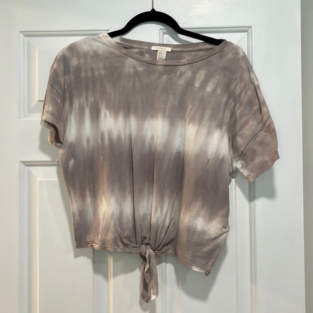 Crop top short sleeve shirt